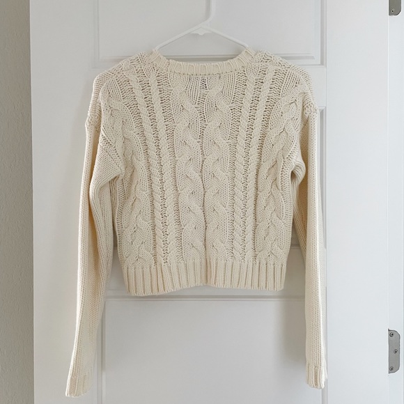 CROP UO WHITE SWEATER - Picture 2 of 7